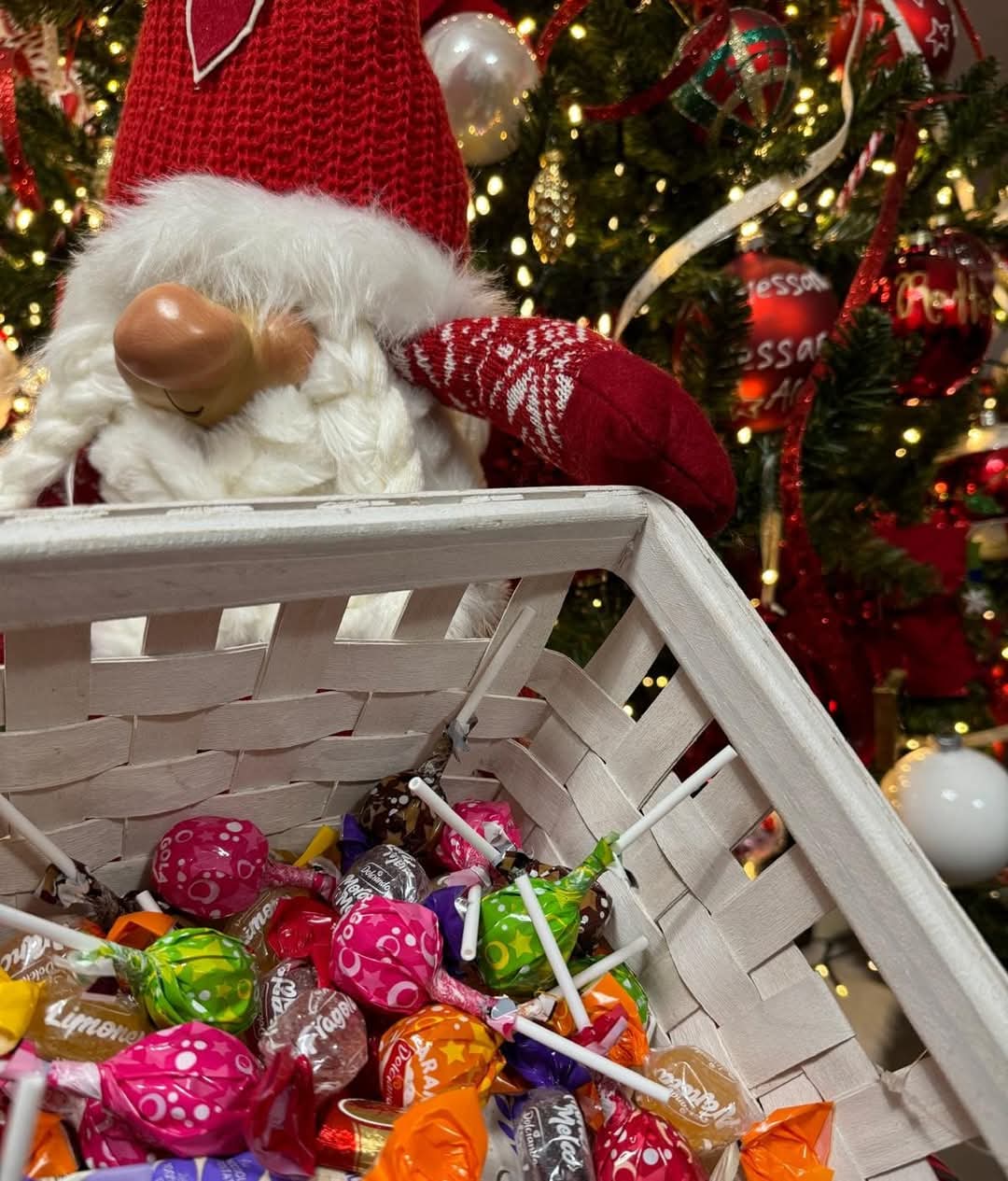 A Montesilvano si accendono le luci della Casa di Babbo Natale